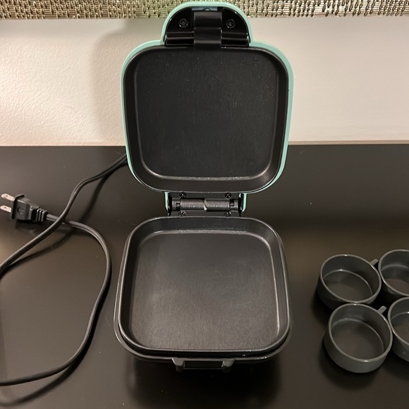 Dash Egg Bite Maker - Picture 13 of 15